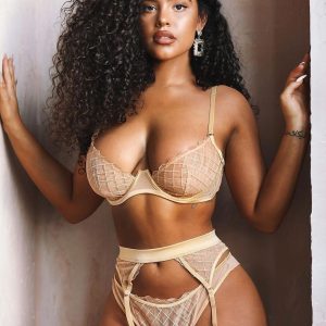 Y’a des soirs où une meuf a juste besoin de… Bref, c’est mon cas ce soir Léna - rencontre-Libertine-Amiens
