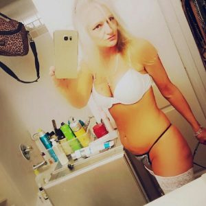Encore une finale mangée 🍿 Éveline - rencontre-MILF-Villeurbanne