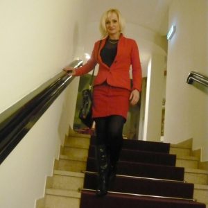 J’enfile mes talons pour rire encore… Et baiser aussi. 💃 Luna - rencontre-Cougar-Nancy