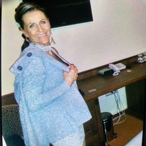 64 ans, un peu de chaleur et d’excitation Simone - rencontre-Cougar-Hyères